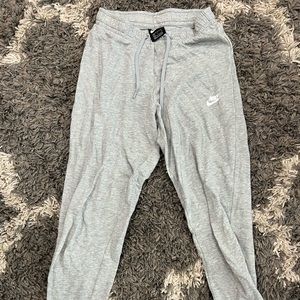 Grey nike sweat pants!